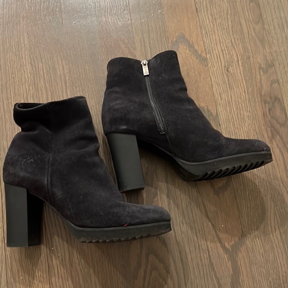 Perfect boot won’t get ruined in rain or snow! - Picture 2 of 2